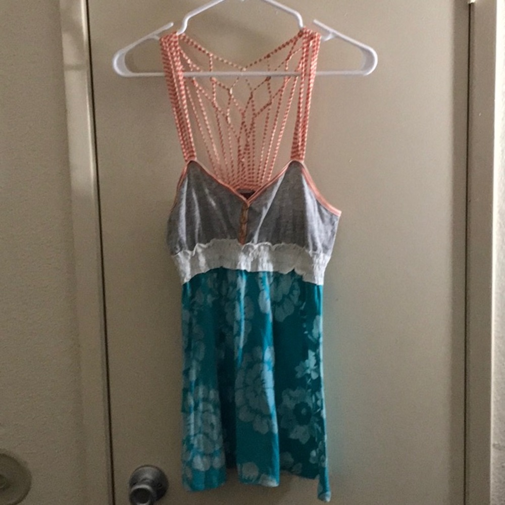 SO SIC cute strappy summer top med